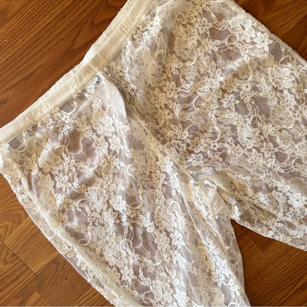 Lace Ruffle Bottoms - White - Picture 3 of 4